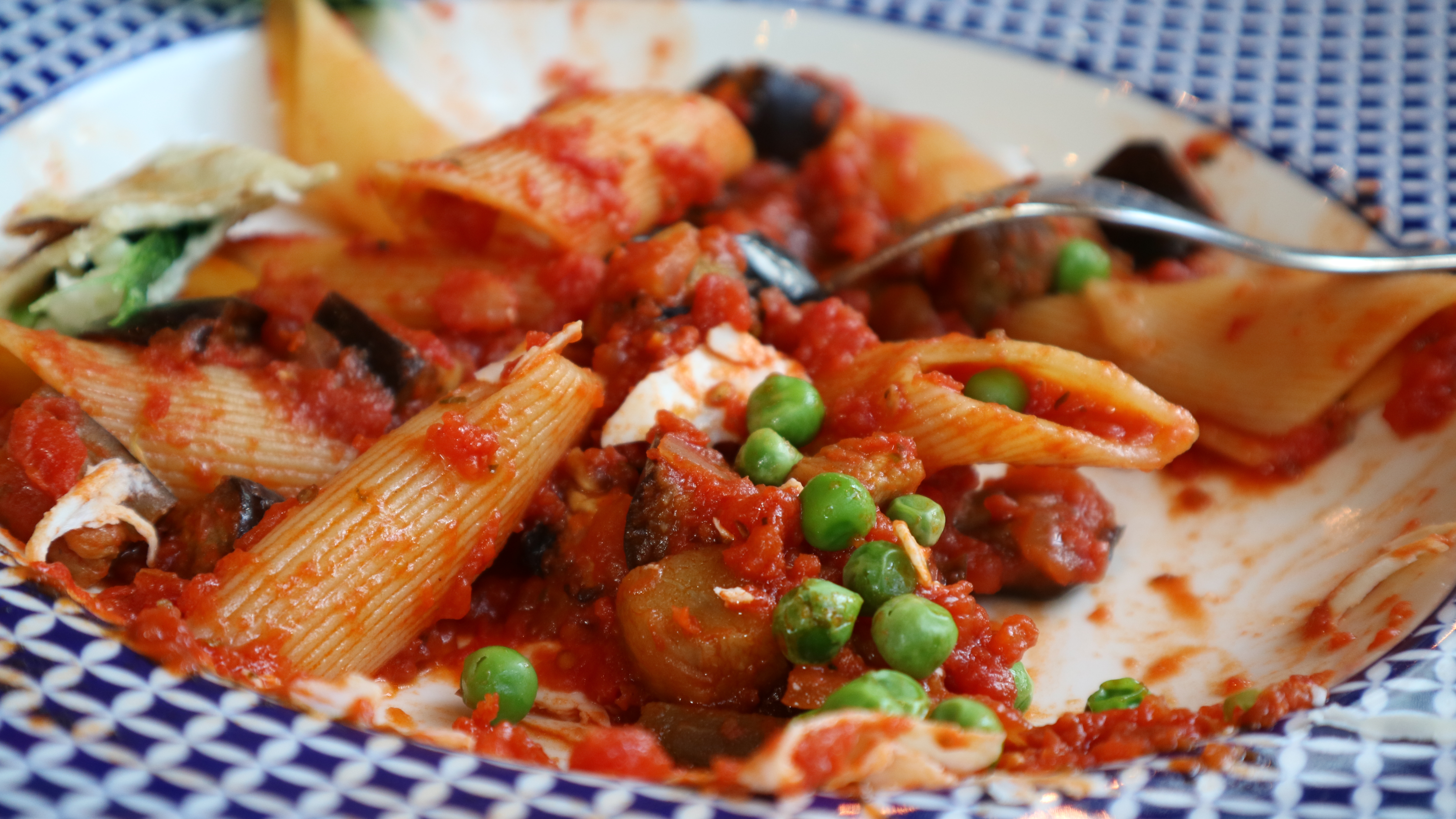 Aubergine & ricotta penne Peas